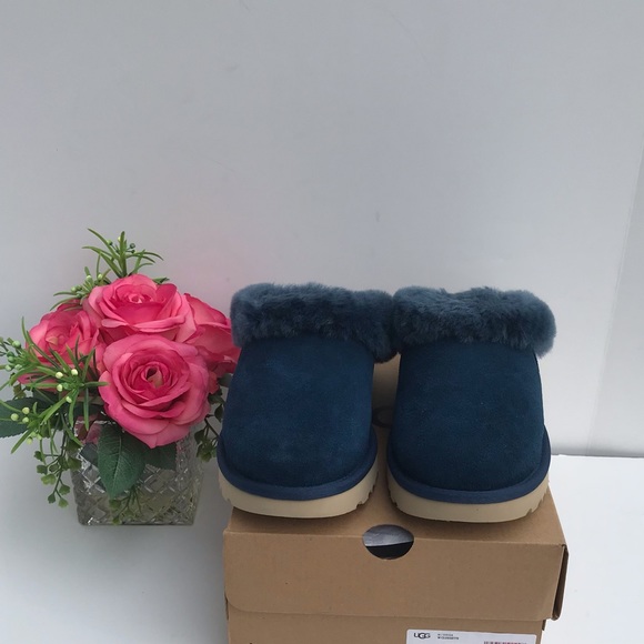 UGG Cluggette Slippers - Picture 2 of 8